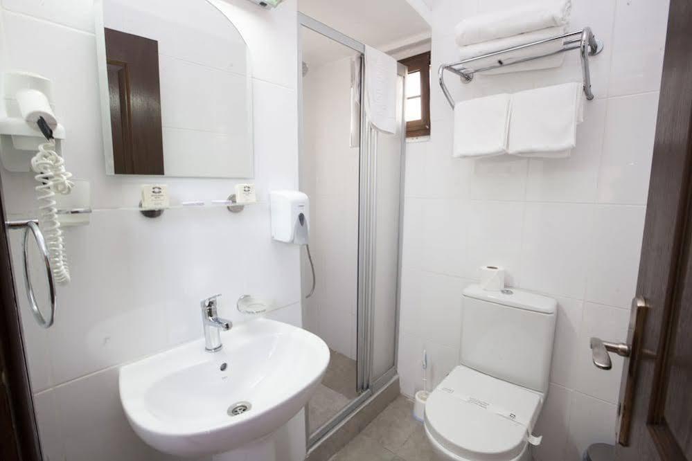 White Pearl Hotel Kyrenia  Exterior foto